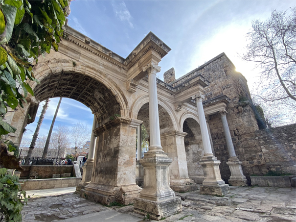 hadrianus gate antalya